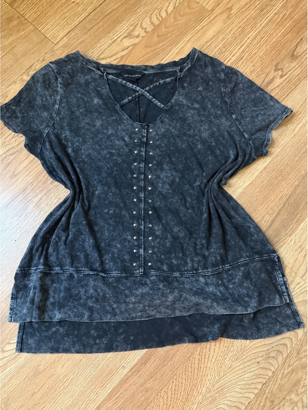 Women’s rock & republic black short sleeve blouse with stud details size large